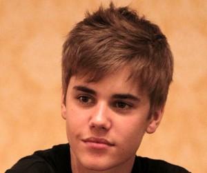 2011__04__Justin_Bieber_April22news 300×294.jpg