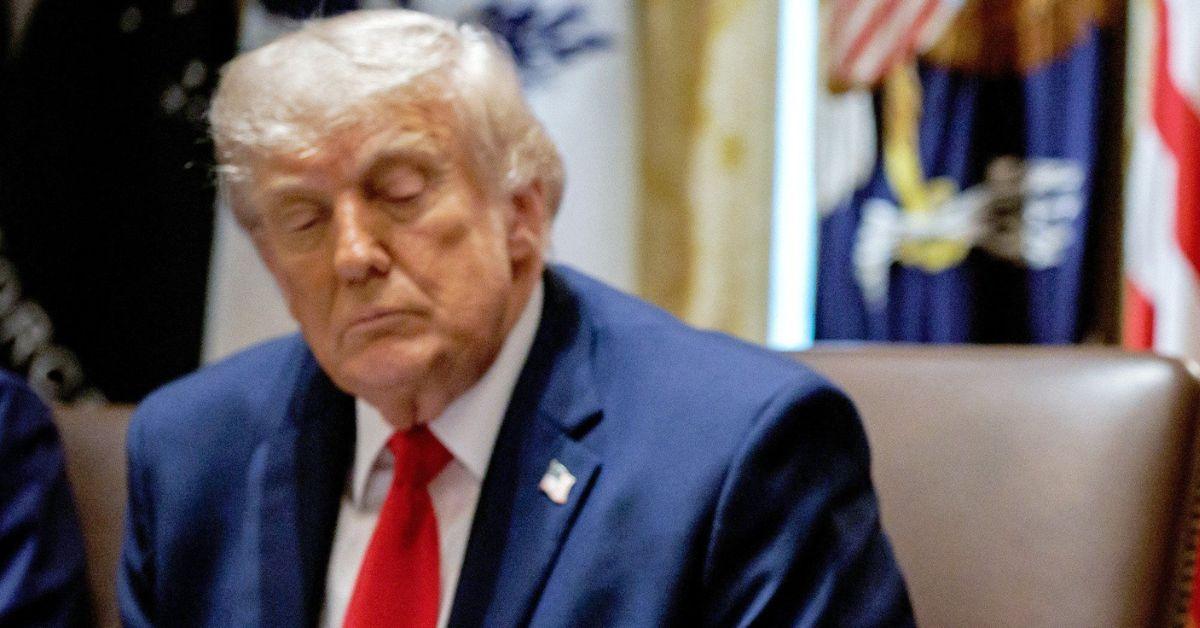 donald trump knicks game anthem gaffe