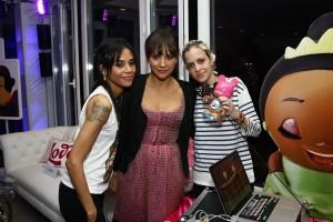 2011__05__KidadaRashidaSamantha 300×200.jpg