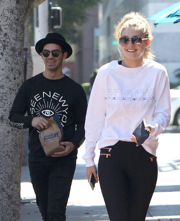 Gigi hadid color coordinate boyfriends