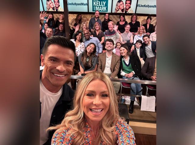 Kelly Ripa And Mark Consueloss First Live Show Gets Bad Fan Reviews