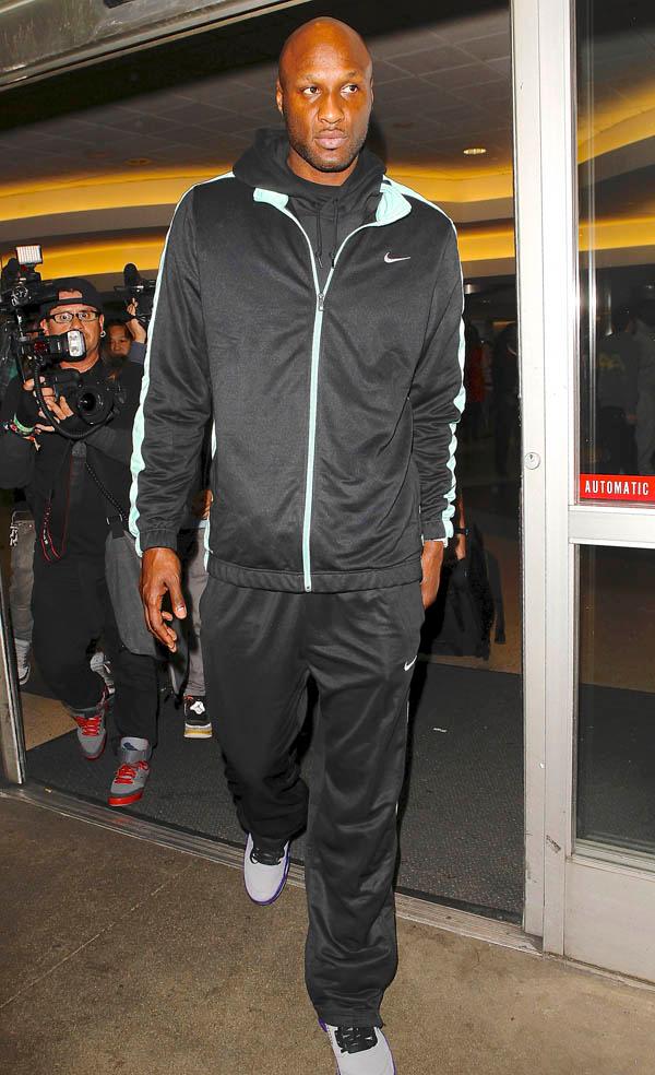 Lamar Odom was seen touching down back into Los Angeles ahead of his Thanksgiving with the Kardashian family