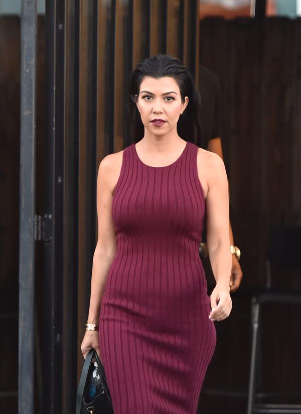 Kourtney Kardashian Leaves the studio