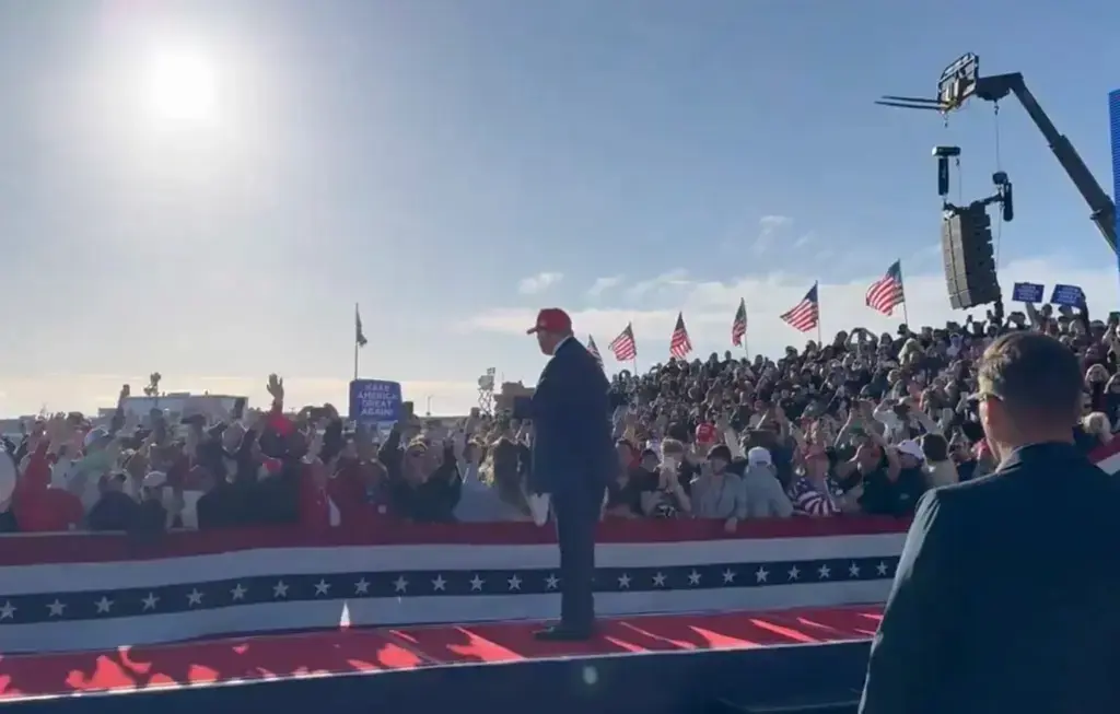 donald trump ridiculed drinking water medical attention bronx rally