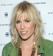 2010__03__natasha_bedingfield_March17 216×225.jpg