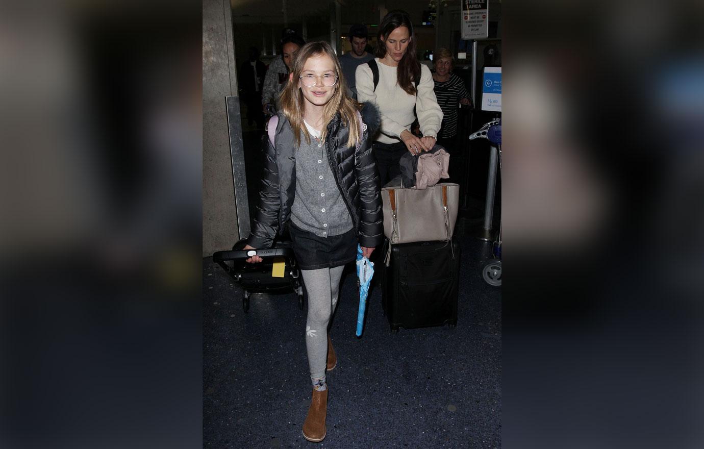 Jennifer Garner and Violet Affleck  arriving at the Los Angeles International Airport