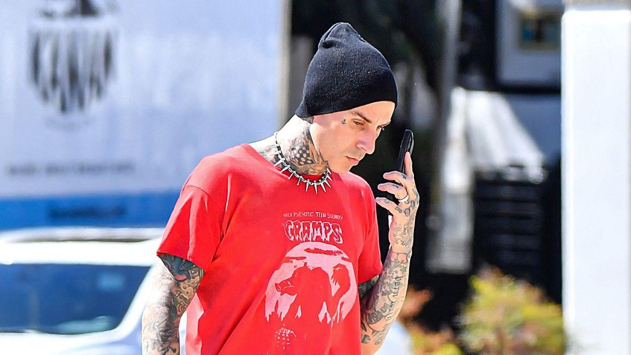 image of Travis Barker did not reveal why he was at the hospital.