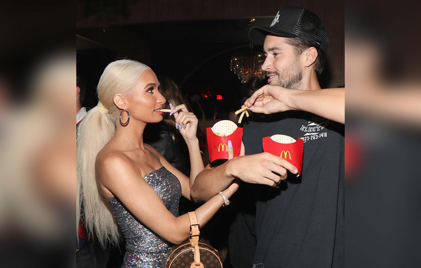 PICS Drake Surprises With McDonald's During After Party