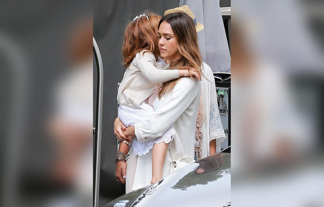 Jessica Alba Cash Warren Daughters Mothers Day Photos 02