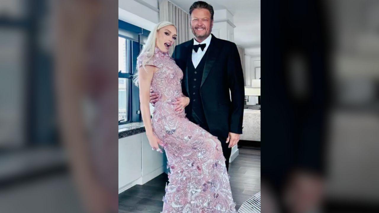 image of Blake Shelton gave his wife a sparkling necklace.
