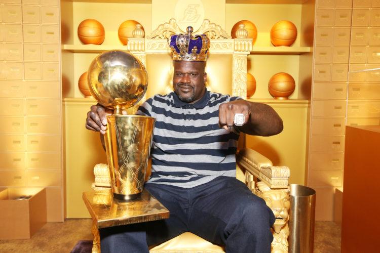 //Shaq e