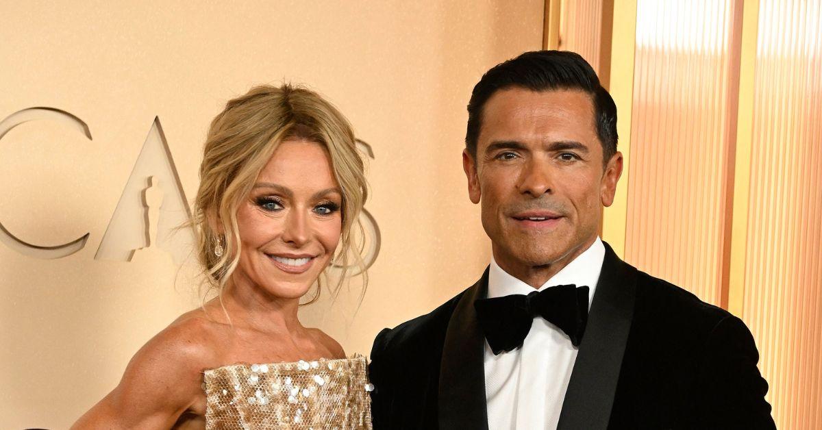 image of Kelly Ripa and Mark Consuelos spoke about how they communicate in the bedroom. 