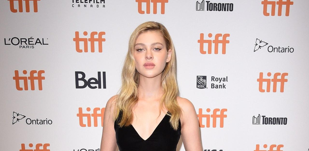 nicola peltz first fired wedding planner defends lovely actress