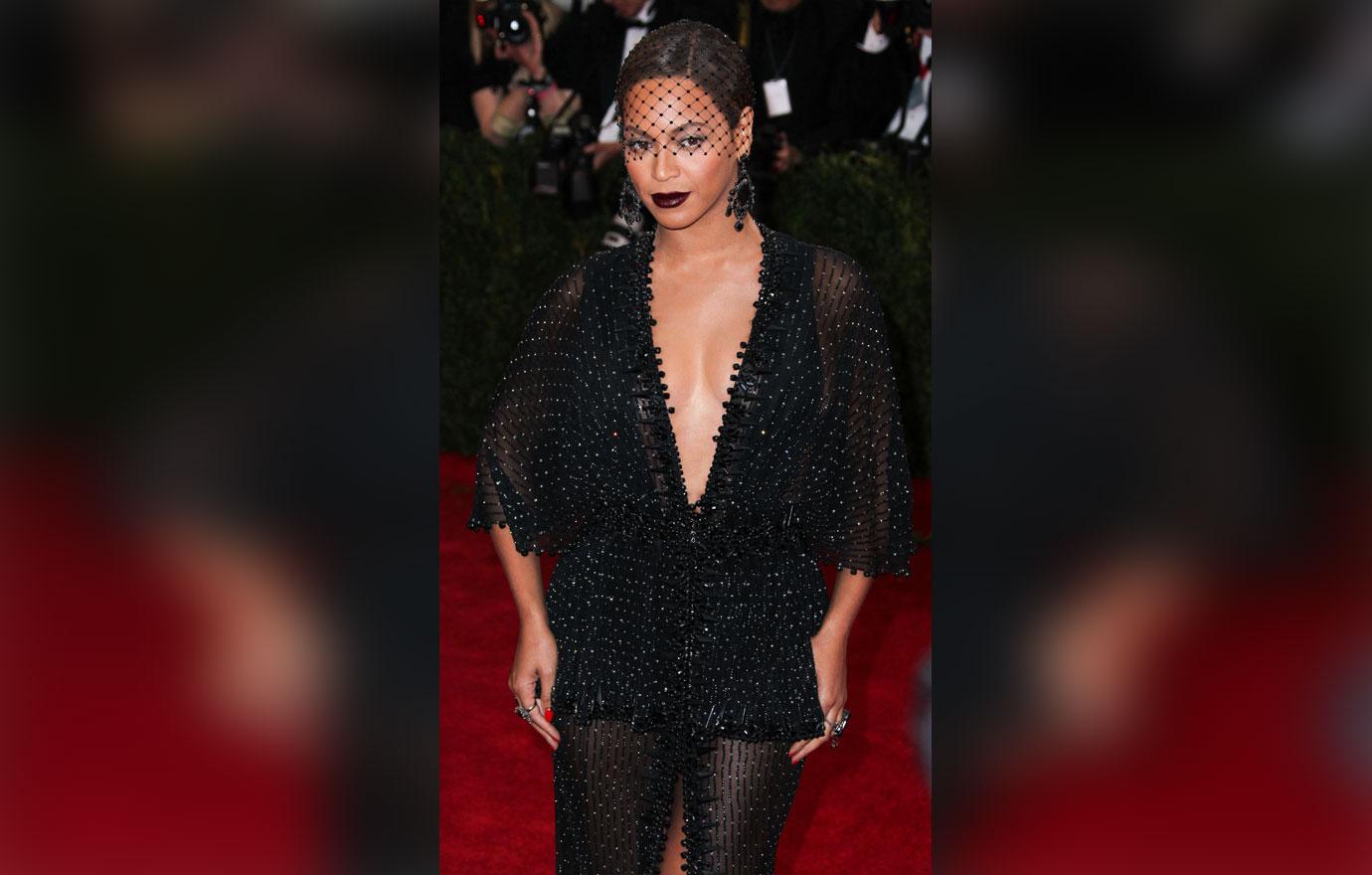 Beyonce Wearing Black Dress On the Red Carpet