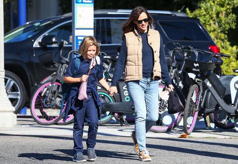 jennifer sammler smiles in santa monica with son samuel pics