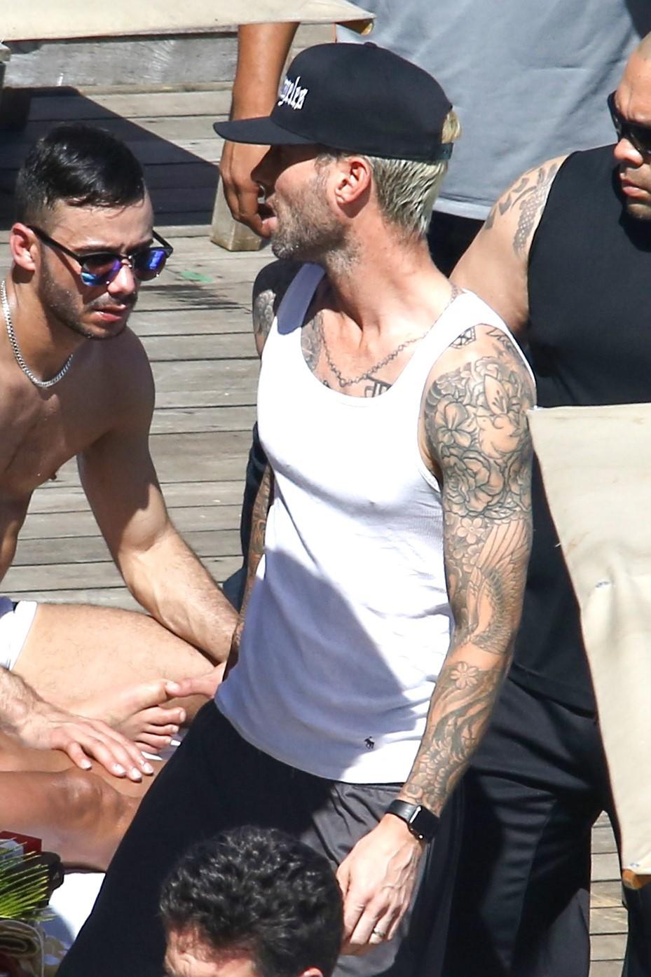 Adam levine parties brazil behati prinsloo pregnant 03