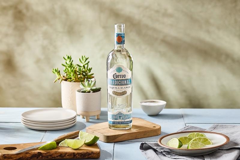 cuervo tradicional blanco  lifestyle image