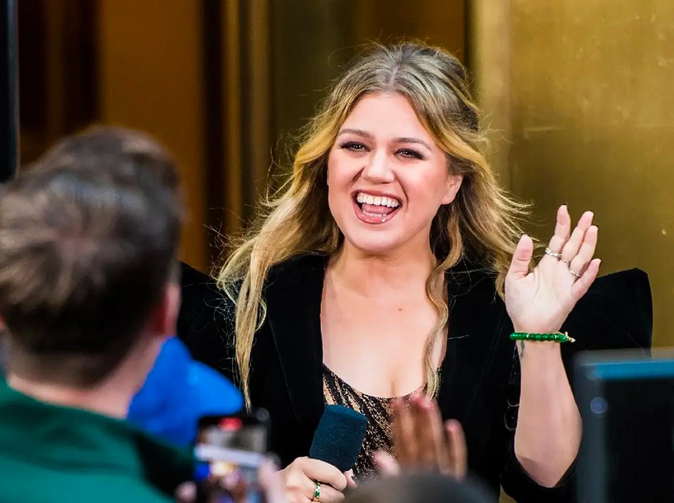 How Kelly Clarkson Lost Weight So Quickly 'In A Healthy Way