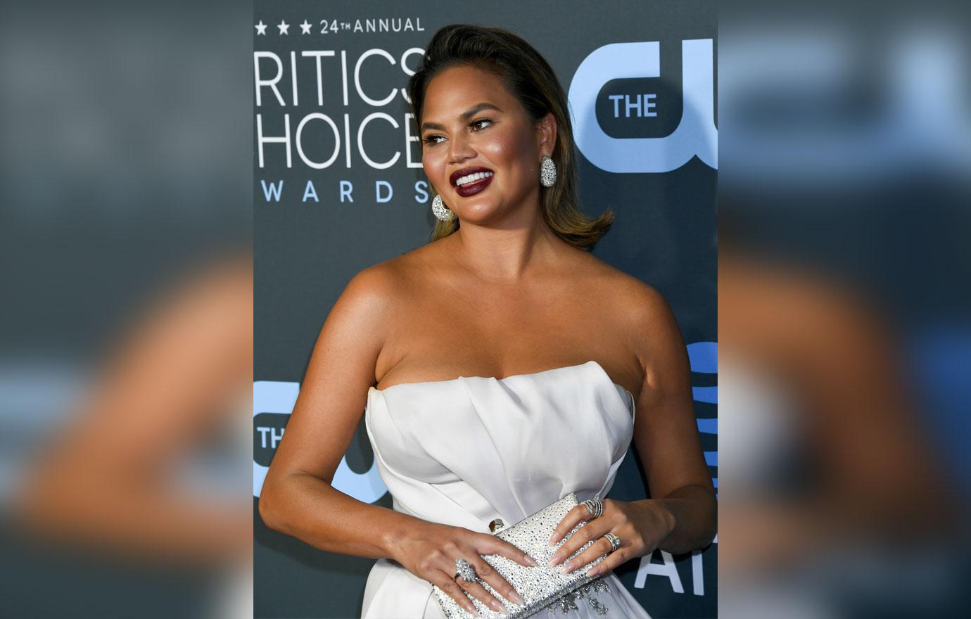 chrissy teigen pregnancy weight