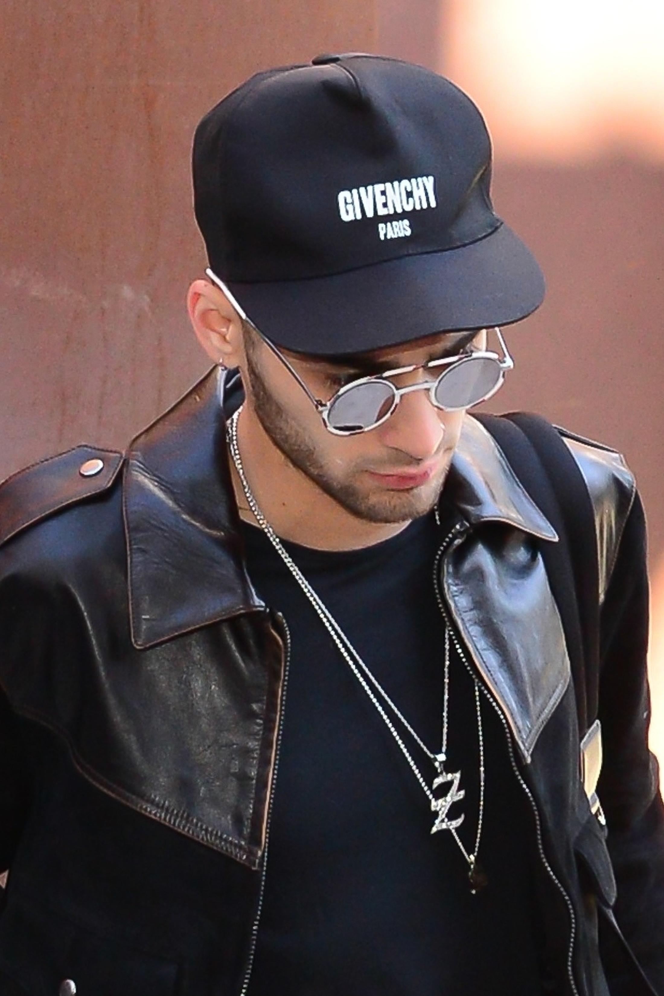 Zayn malik deletes instagram