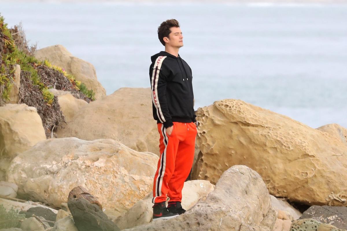 *EXCLUSIVE* Orlando Bloom gets chatty with female friends in Malibu