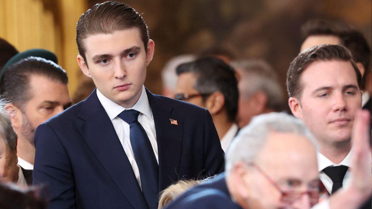 Photo of J.D. Vance previously claimed he was the first to inform the president of Charlie Kirk's shooting.