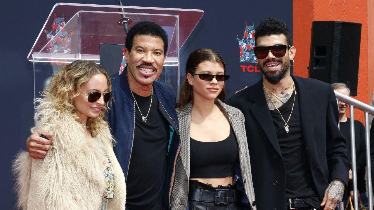 Image of Lionel Richie’s children are 'worried he could have serious heart issues.'