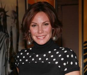 2010__10__luann_delessepsoct18 290×300.jpg