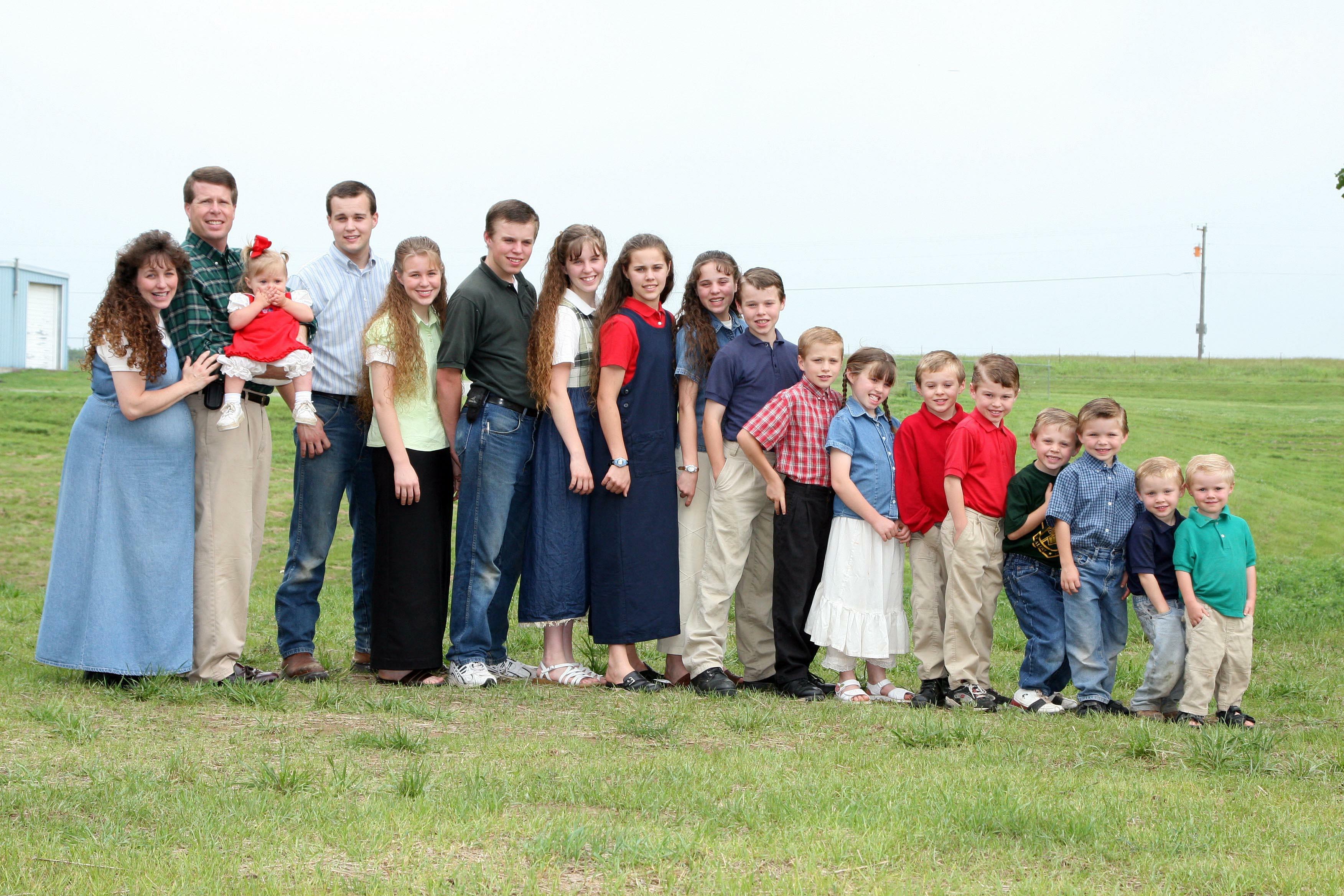 EXCLUSIVE: The Duggar family pictured in 2007