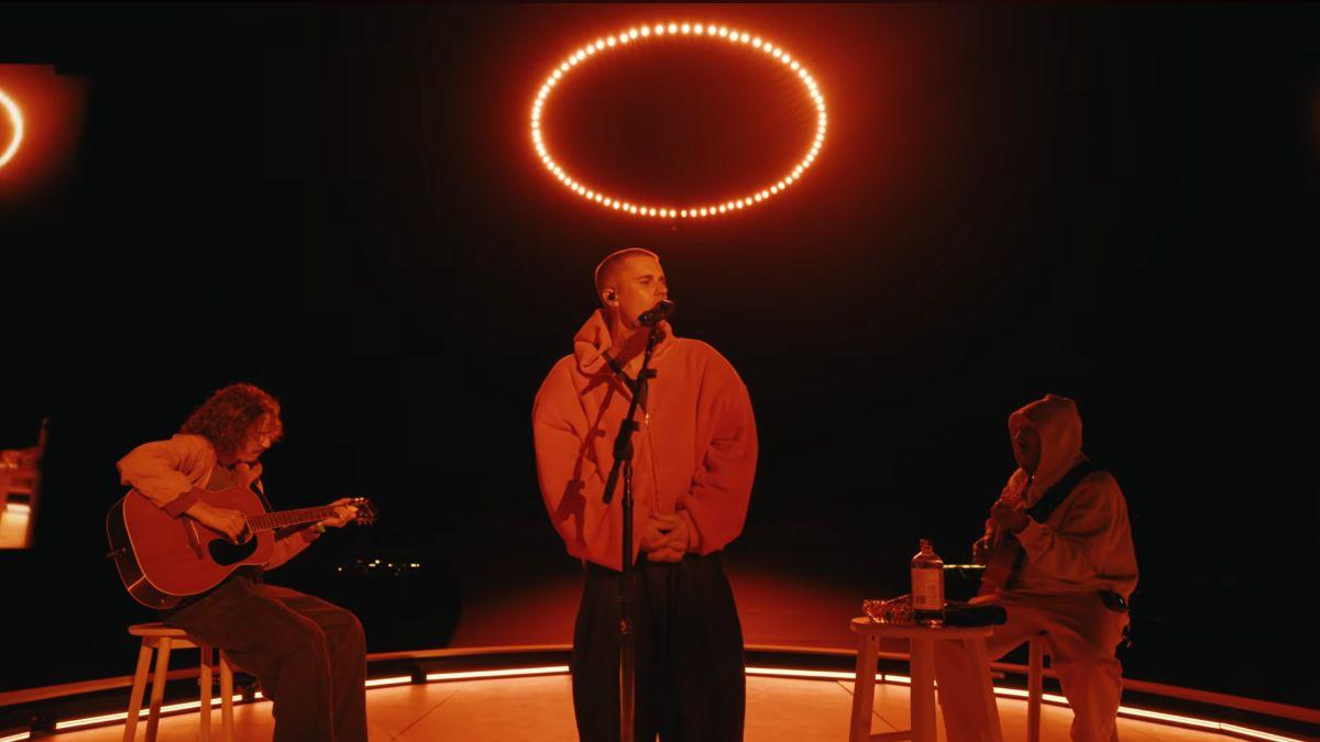 Image of Justin Bieber revisited his past by singing with old music videos.