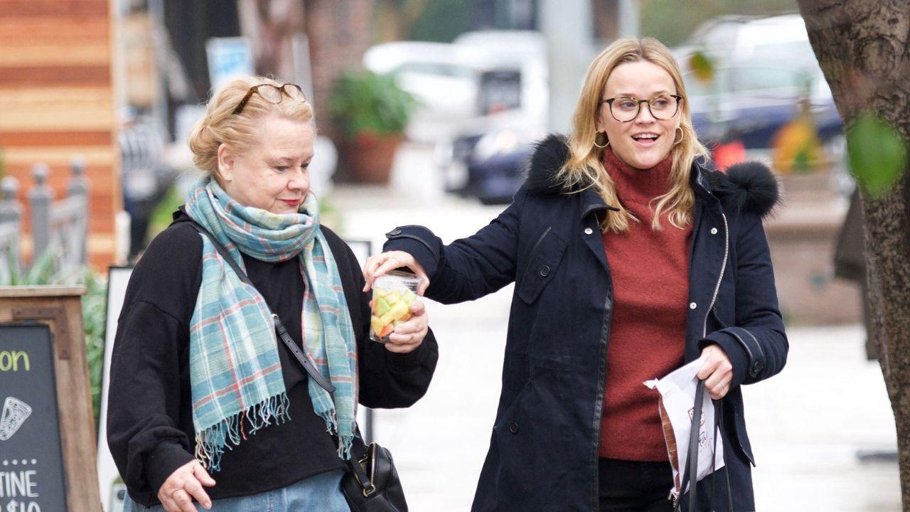 reese witherspoon parents father john draper mother betty