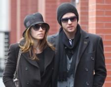 2010__02__Justin_Timberlake_Jessica_Biel_feb18b 225×176.jpg