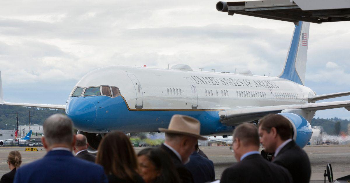 jd vance weird stalker mocked across tarmac confront kamala harris