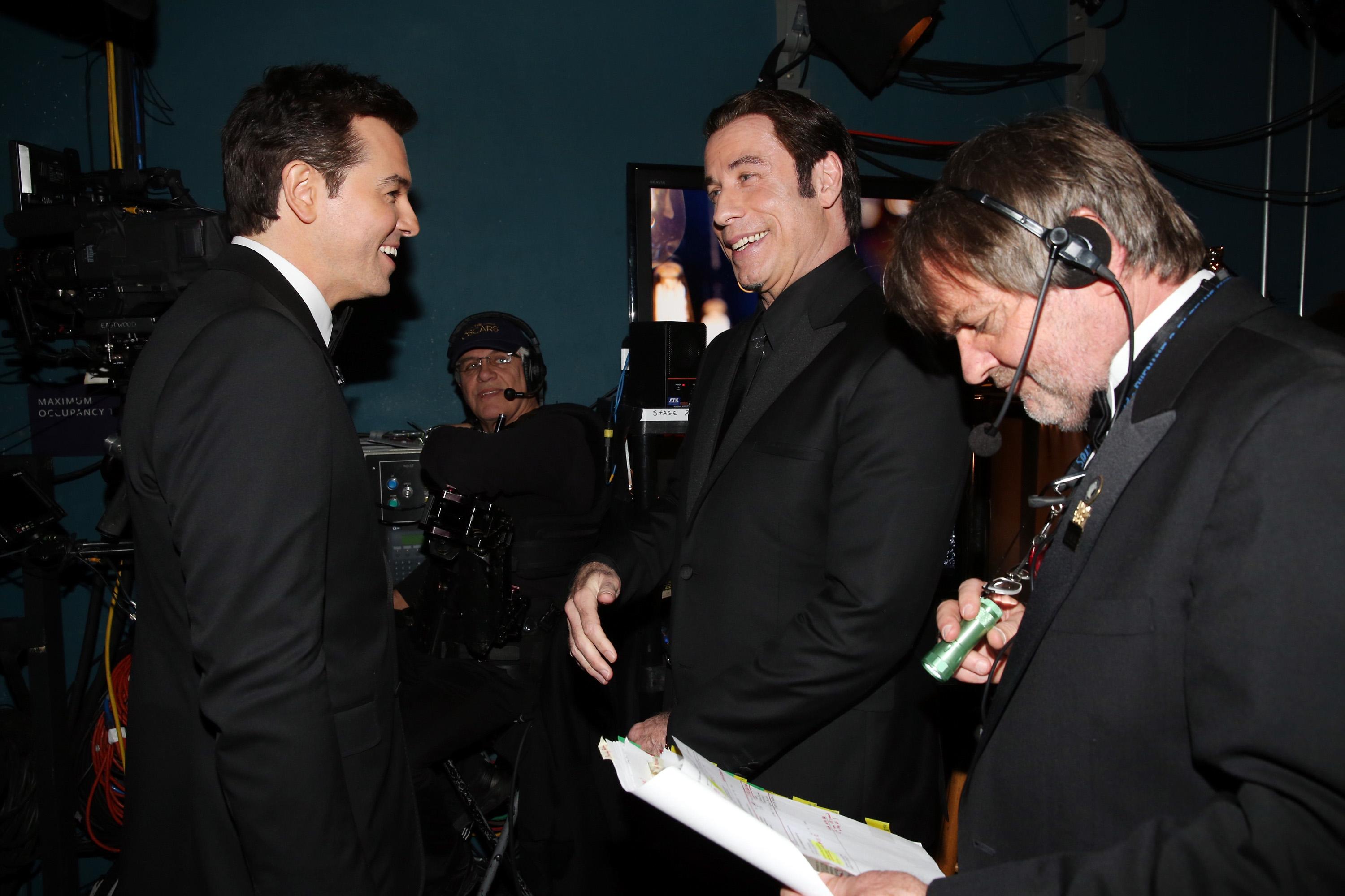 8seth_macfarlane_john_travolta_0_ _1.jpg