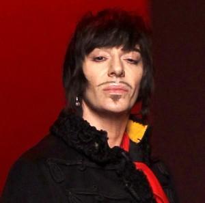 2011__03__John_Galliano_March2news 300×297.jpg