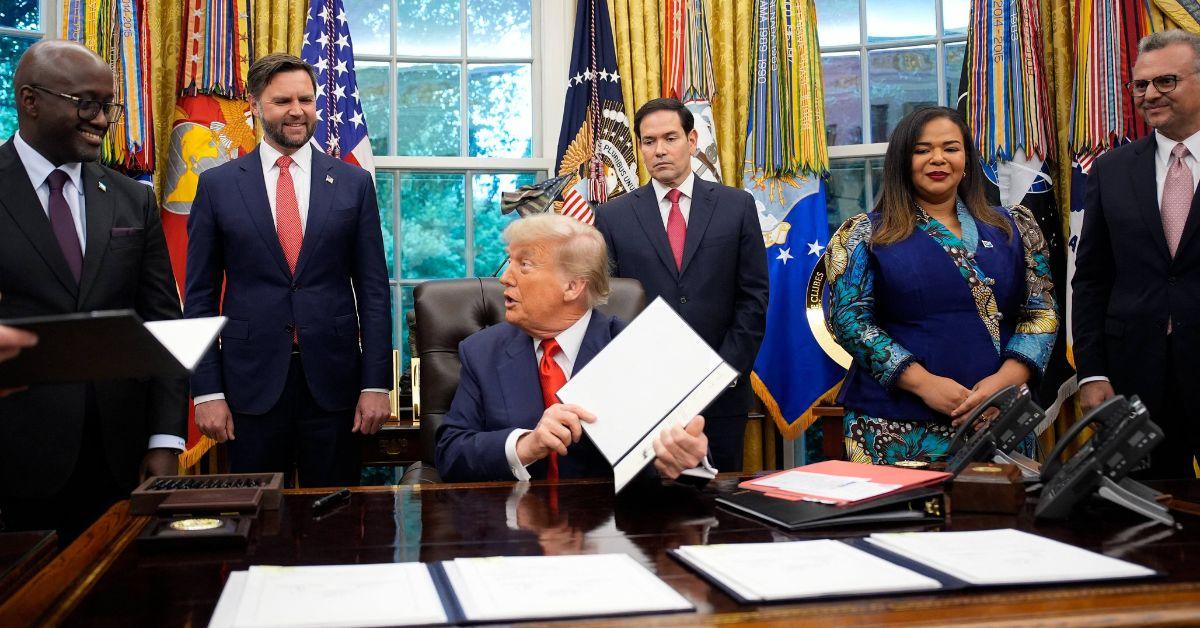 donald trump flirts with beautiful reporter at white house