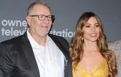 sofia vergara teases modern family ed oneill terrible group texter