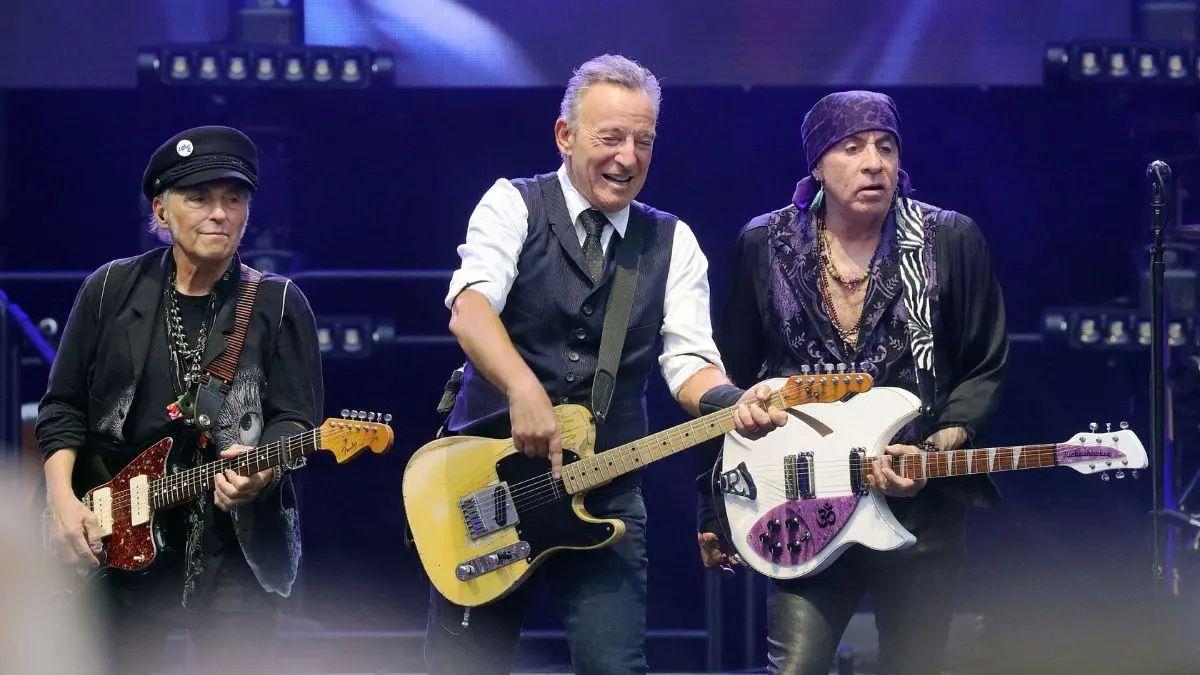 Photo of Bruce Springsteen is 'fine' with losing fans over his politically-charged shows.
