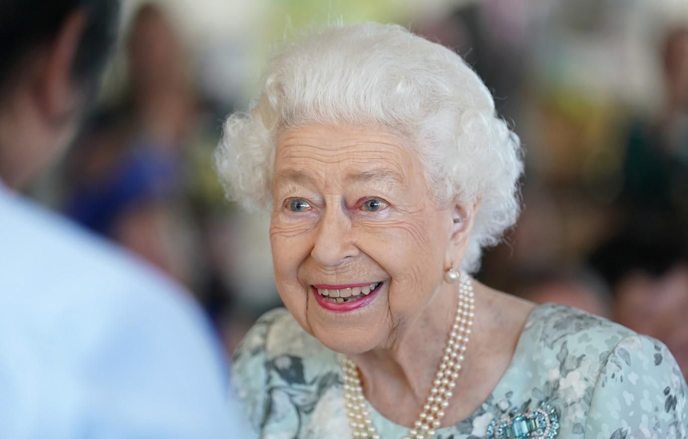 queen elizabeth cancels appearance concerns health