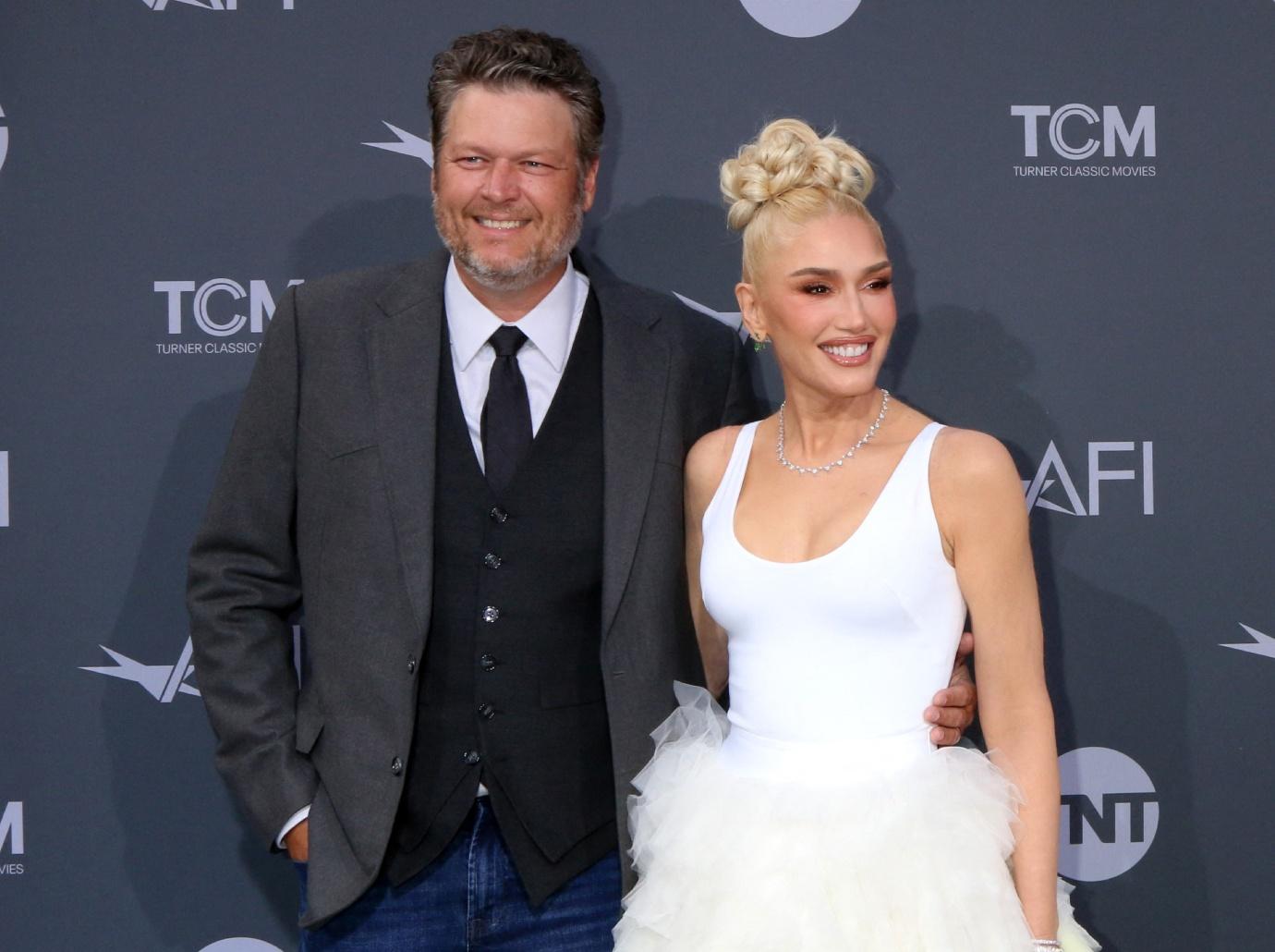 blake shelton stepdad gwen stefanis sons can be hard