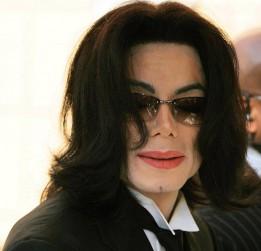 2010__07__Michael_Jackson_July27news 261×300.jpg