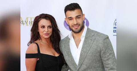 britney spears trolls herself over manic restaurant scene pp