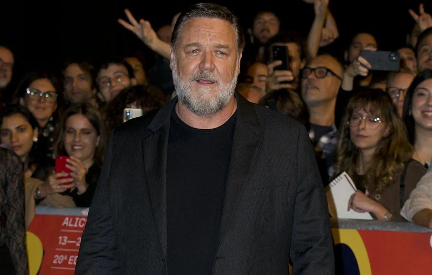 russell crowe thought joaquin phoenix unprofessional gladiator set ridley scott