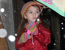 2010__02__katie_holmes_suri_cruise_Feb10_i 225&#215;175.jpg