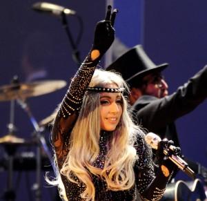 2010__10__Lady_Gaga_Oct25news 300&#215;291.jpg