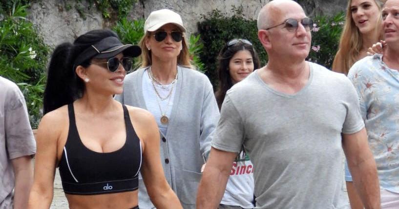 jeff bezos denies reports  million wedding lauren sanchez