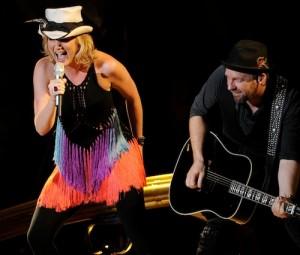 2011__08__Sugarland_August15 300&#215;255.jpg