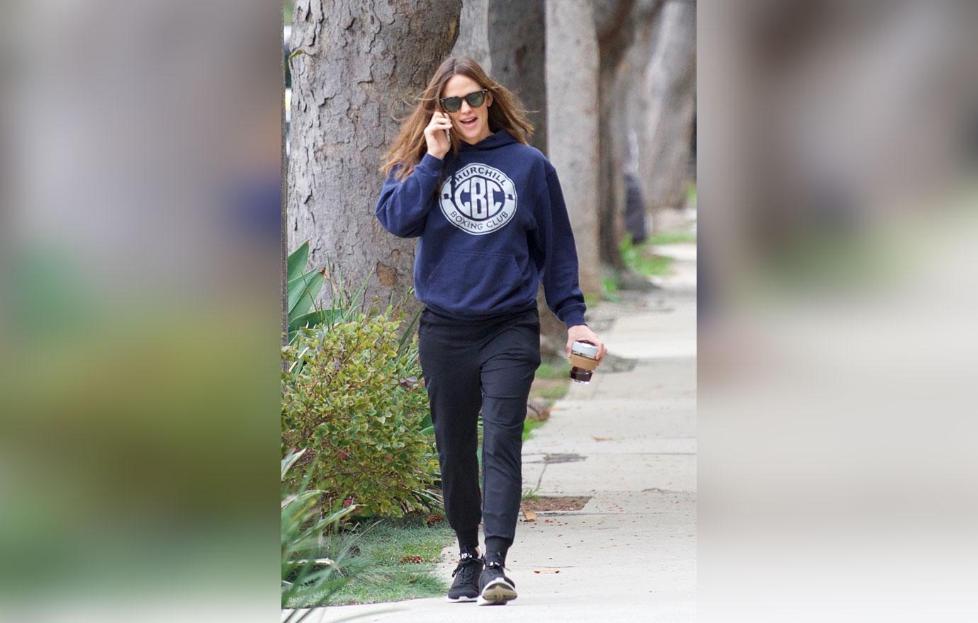 Jennifer Garner early start going for boxing practice