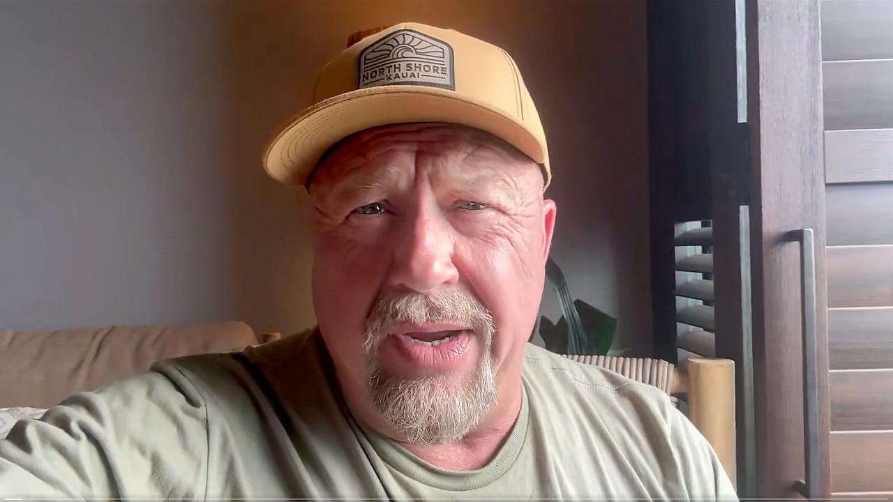 Image of 'It’s impeachable alone that the president’s supporting the NDAA,' Alex Jones argued.