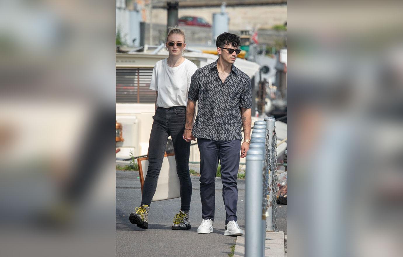 Dr. Phil Accidentally Revealed Joe Jonas & Sophie Turner's Wedding Date